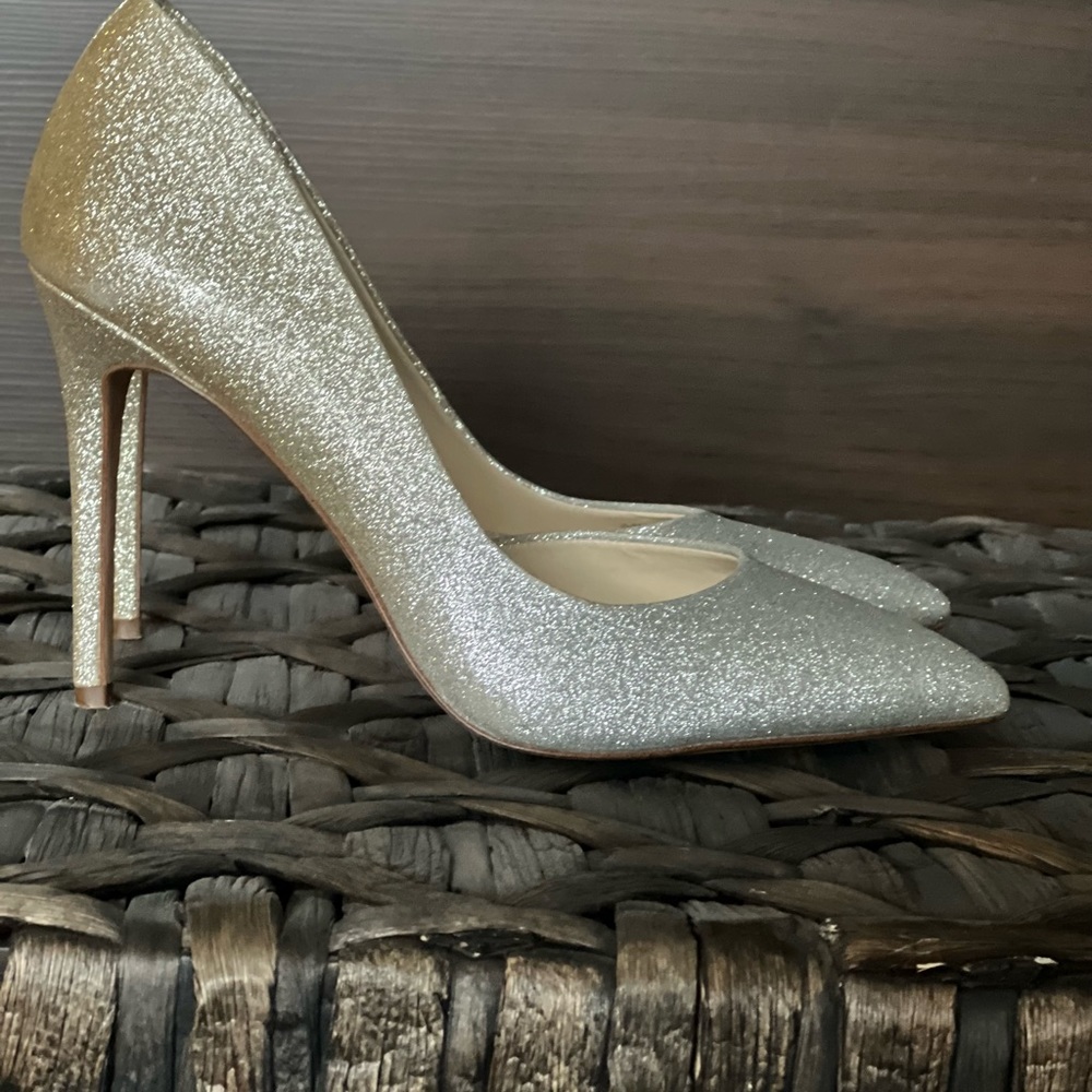 Jessica Simpson two-tone pointed toe heels // size 9